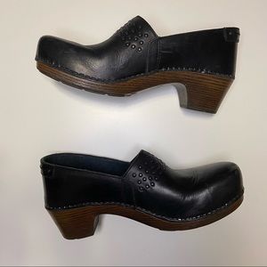 Dansko Black Leather Studded Clogs size 39 (US 8.5-9)